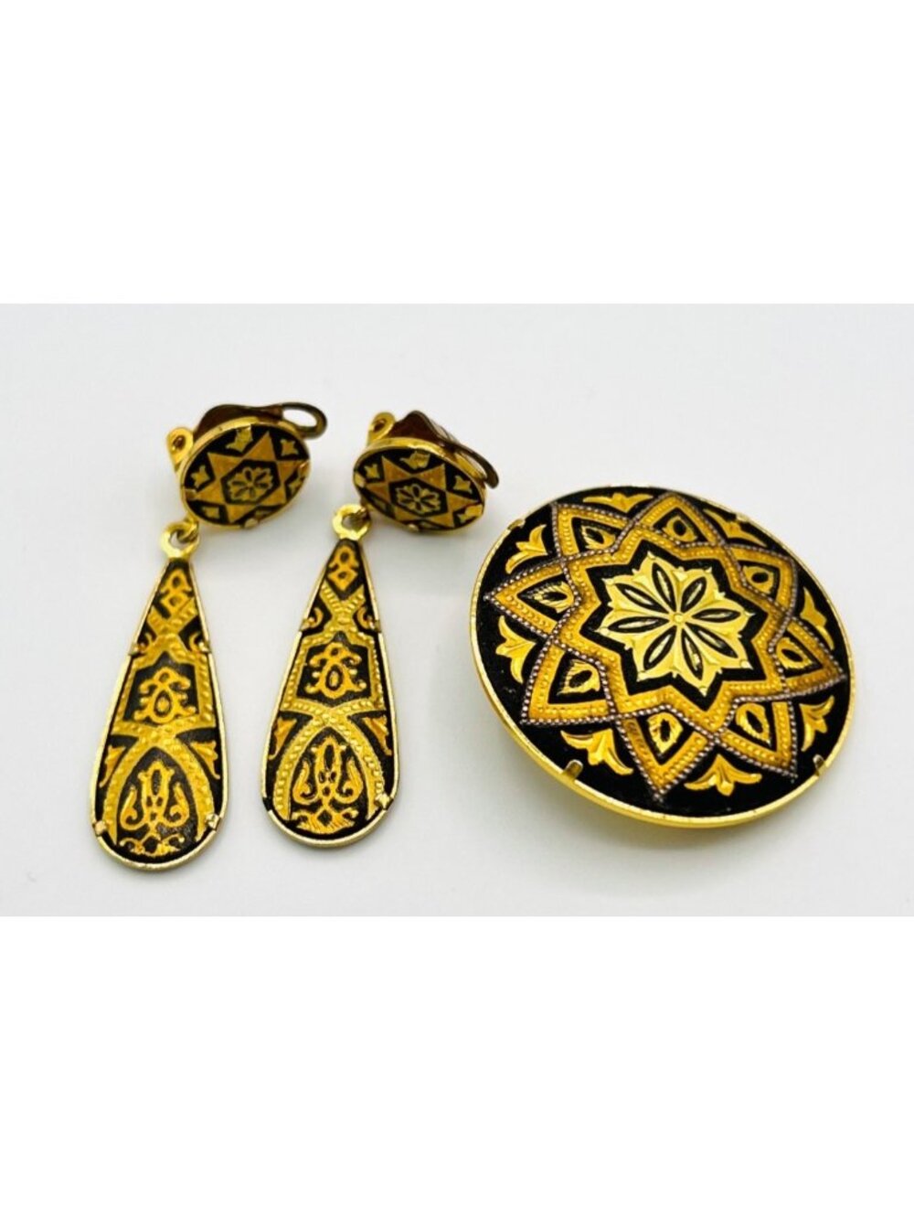 Vintage Damascene Black Gold Inlay Brooch & Clip-On Earrings Matching Jewelry Se
